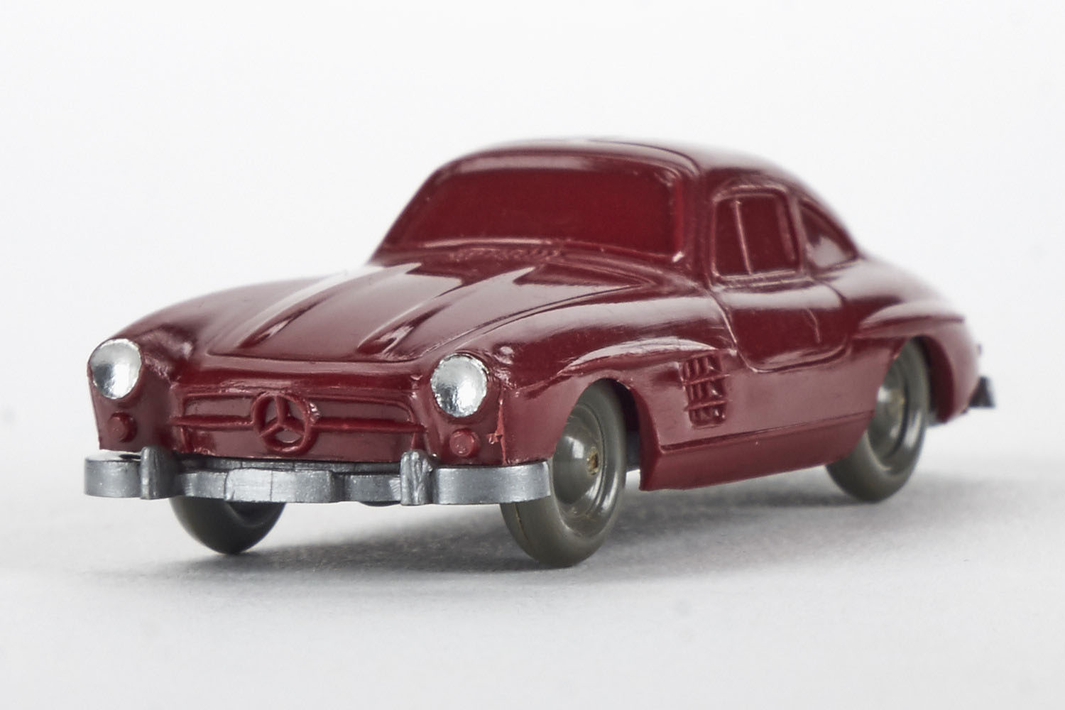 Mercedes-Benz 300 SL Cabriolet 1:18, rot, Bburago (Gebraucht) in Strengelbach für CHF 19 - mit