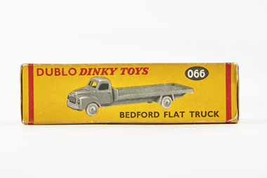 Dinky Toys 66 Bedford Flat Truck OVP