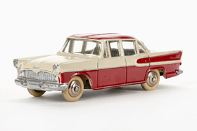 Dinky Toys 24 K Simca Vedette Chambord