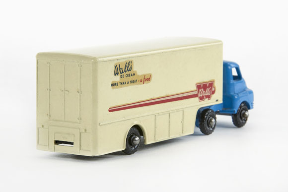 Matchbox M-2 Bedford Articulated Truck 