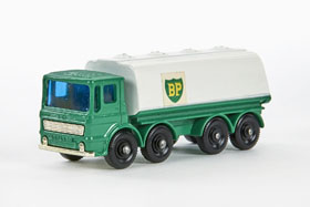 Matchbox 32 Leyland Petrol Tanker