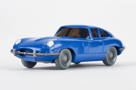 2 Jaguar E Coupe