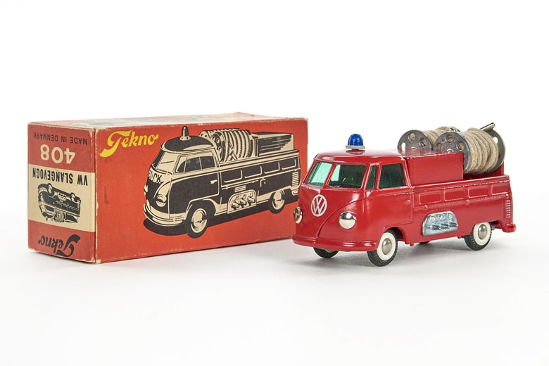 Tekno 408 VW Feuerwehr-Pritschenwagen